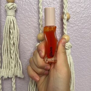 Gisou passionfruit lipgloss